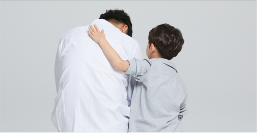 위로하는 사람의 사진