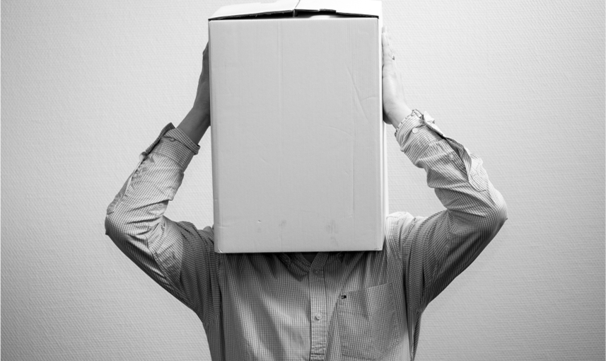 괴로워 하는 사람의 모습 이미지